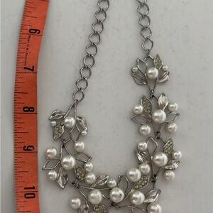 Elegant 10” Silver and Faux Pearl Necklace and matching Earrings